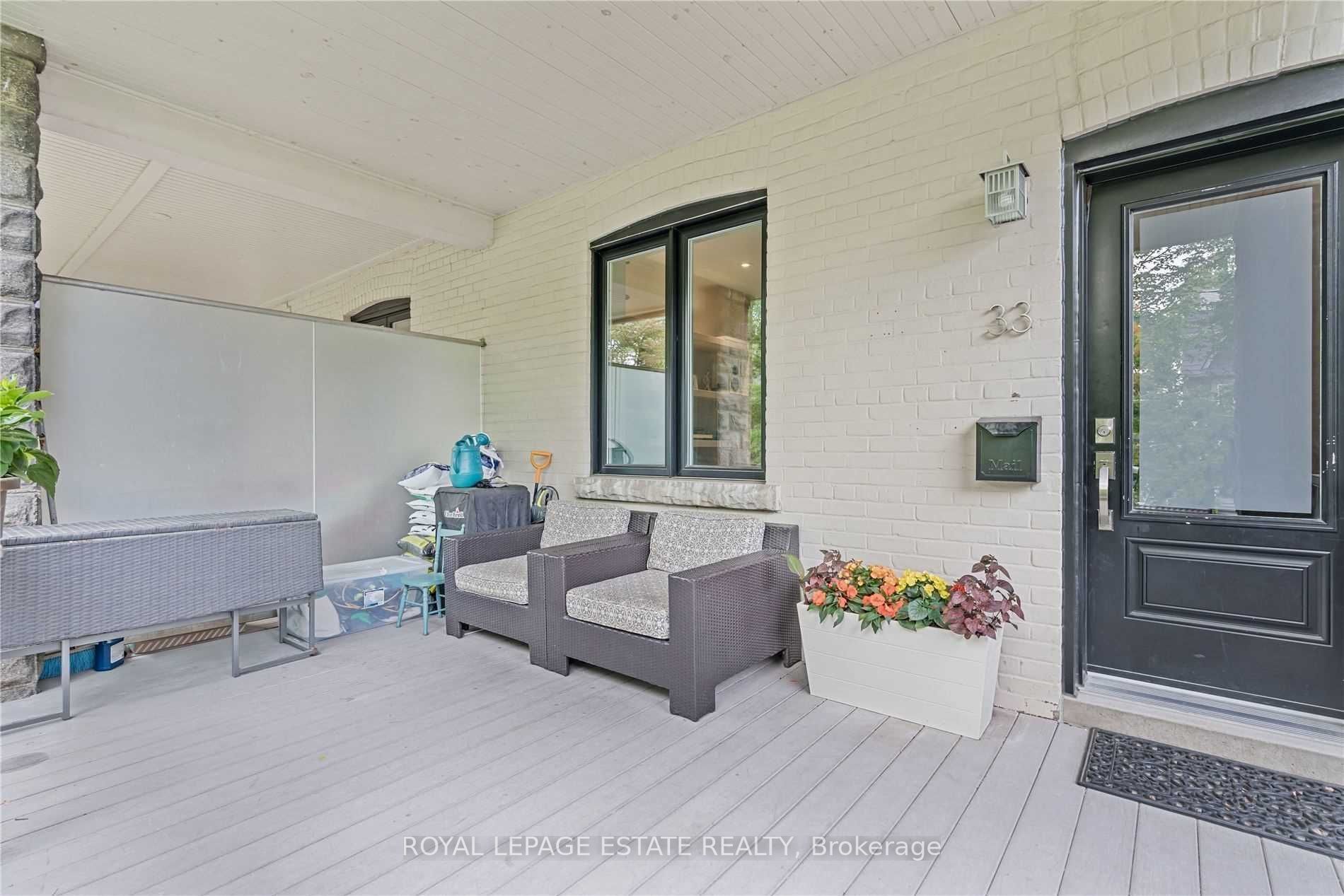 33 Lockwood Rd