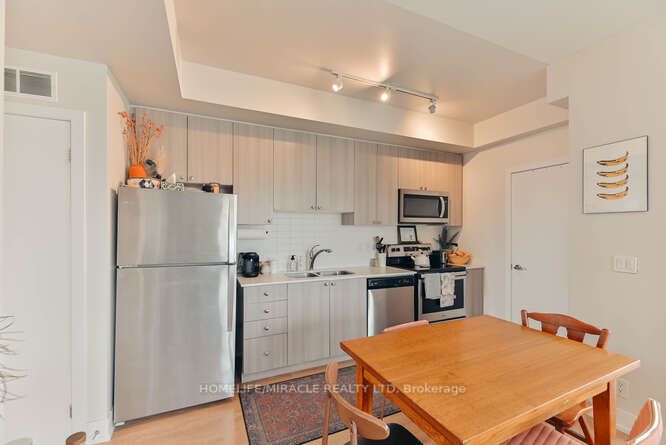 1245 Bayly St, #Th21