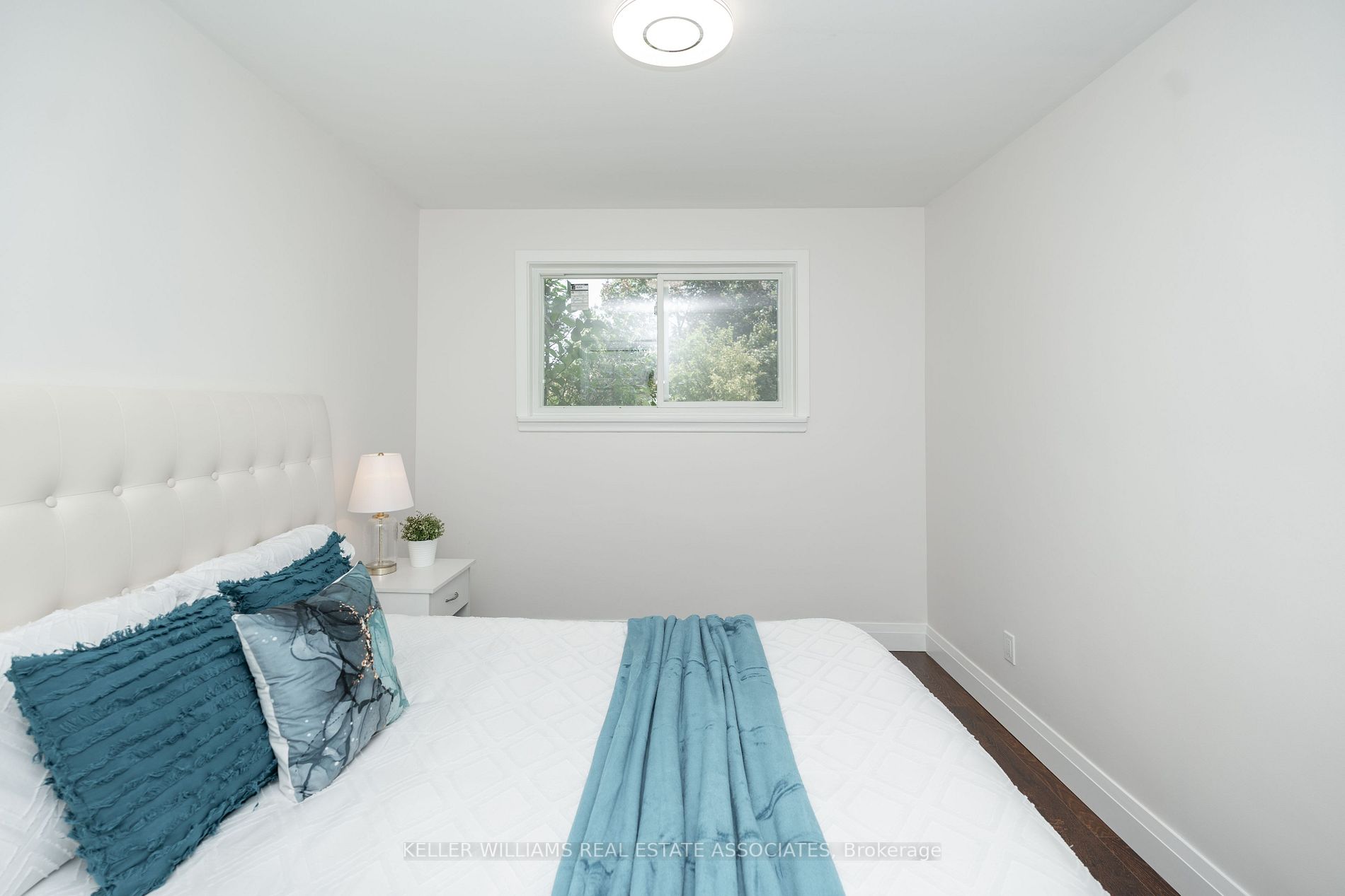 916 Greenwood Cres