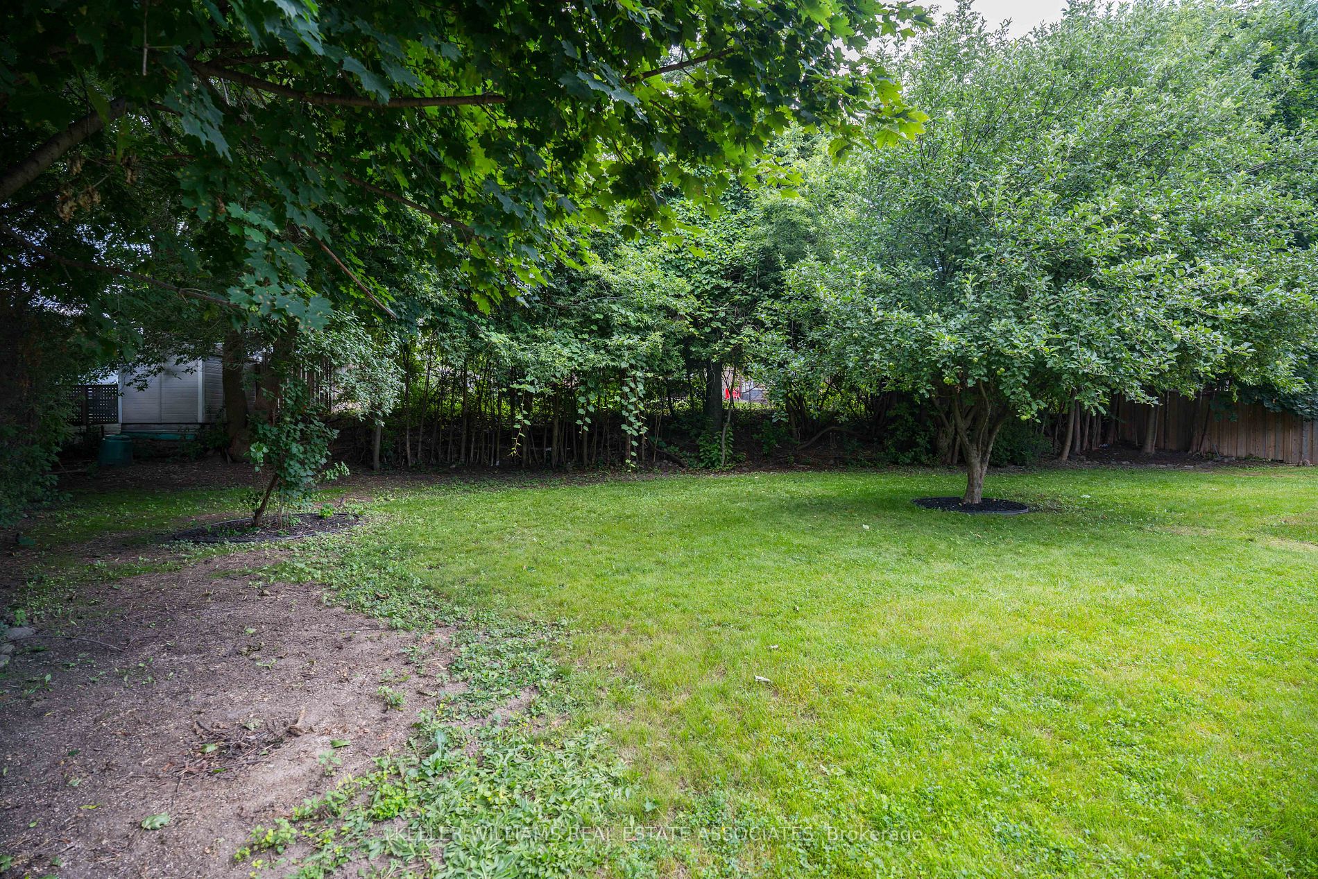 916 Greenwood Cres