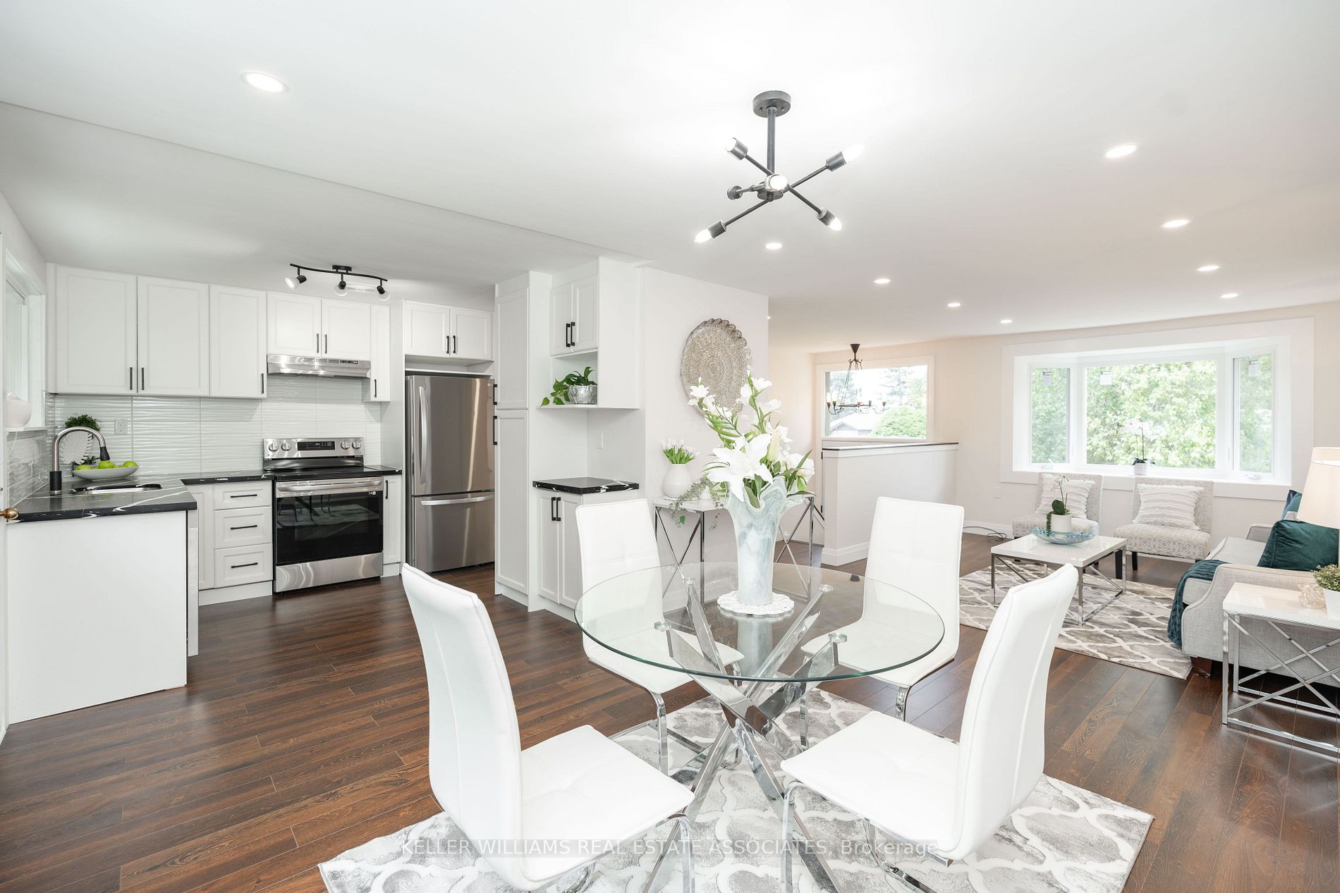 916 Greenwood Cres