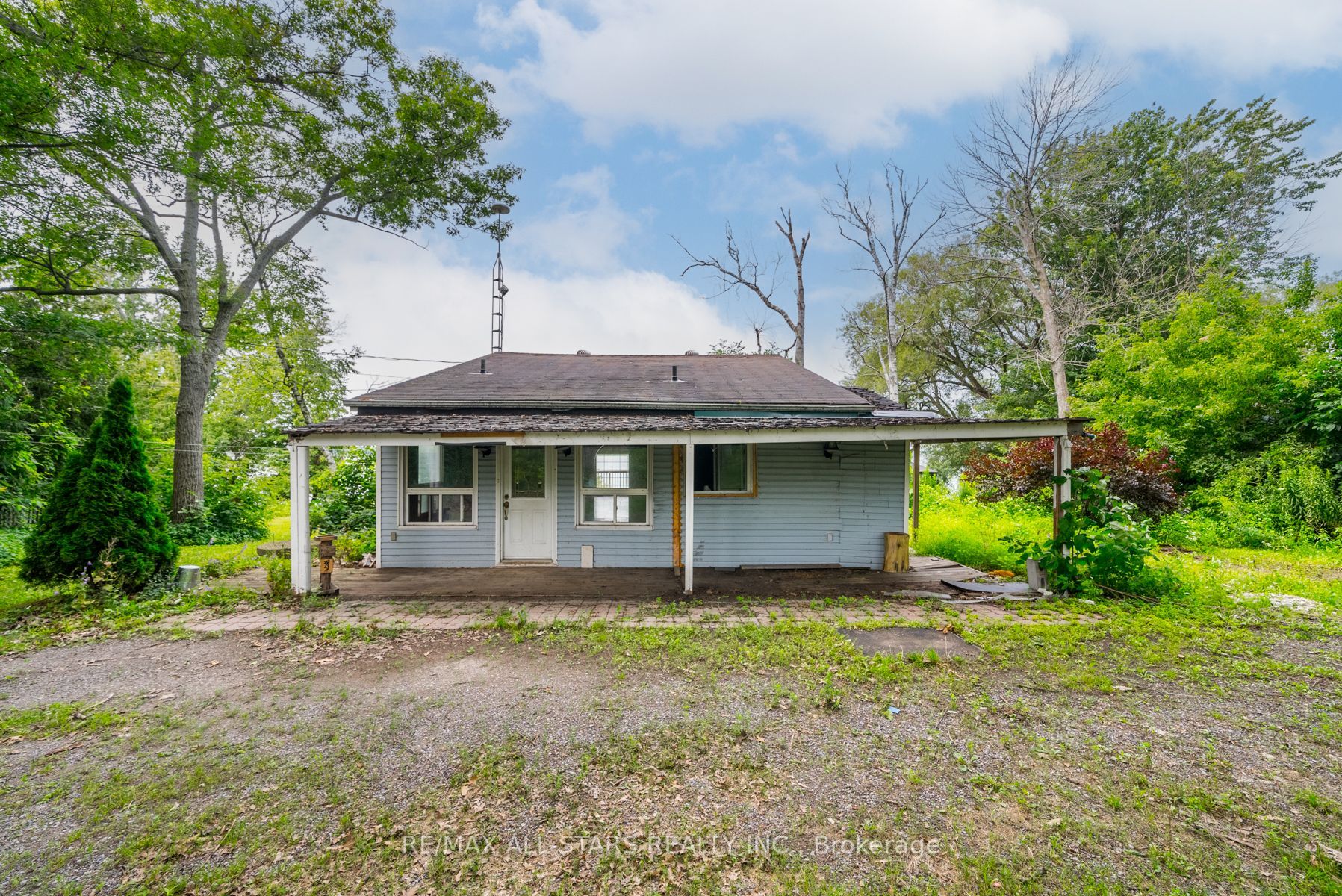 358 Platten Blvd