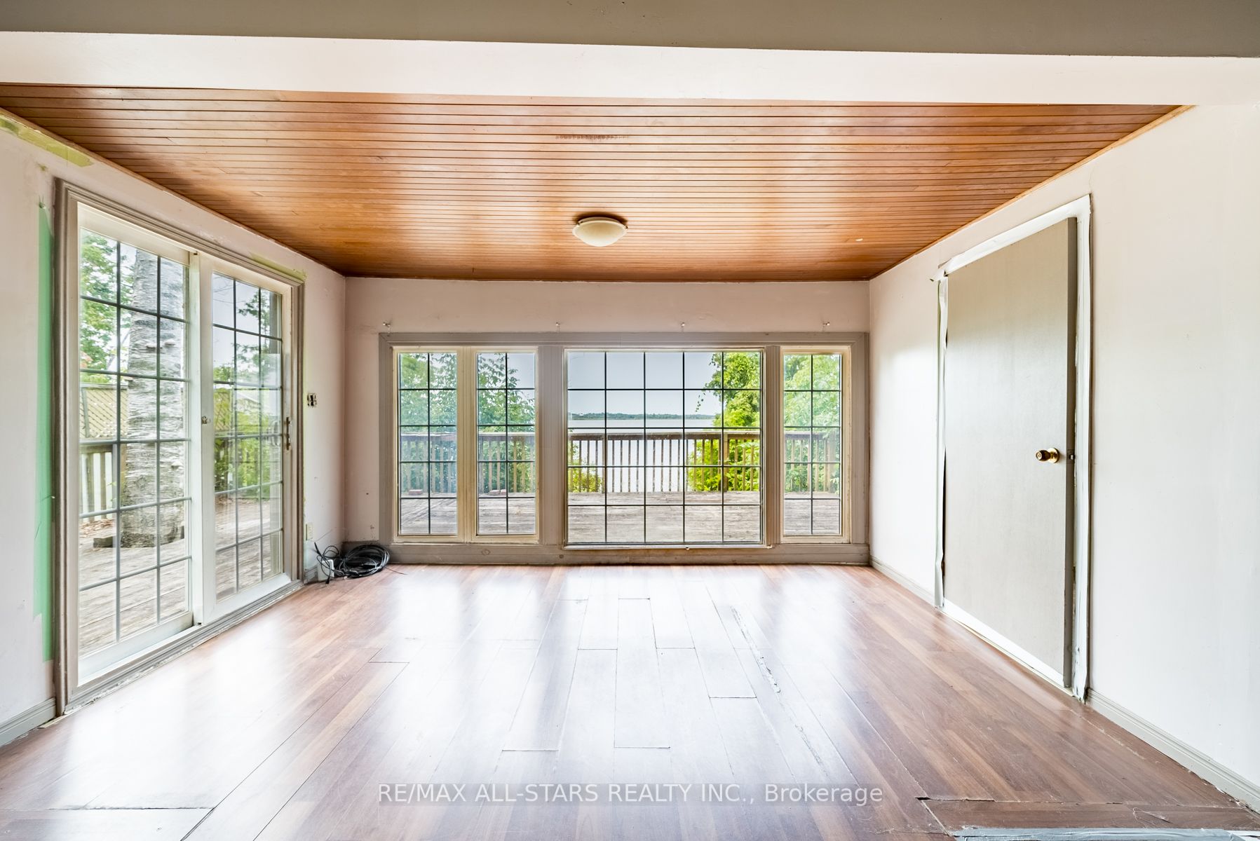 358 Platten Blvd