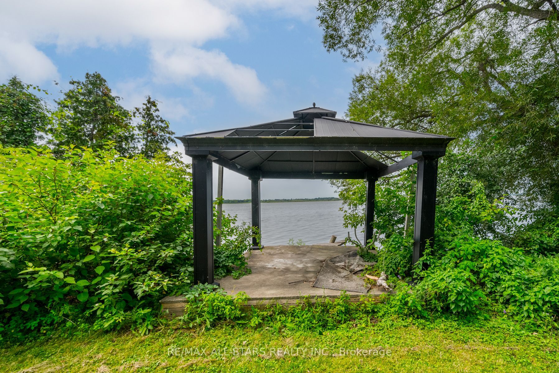 358 Platten Blvd