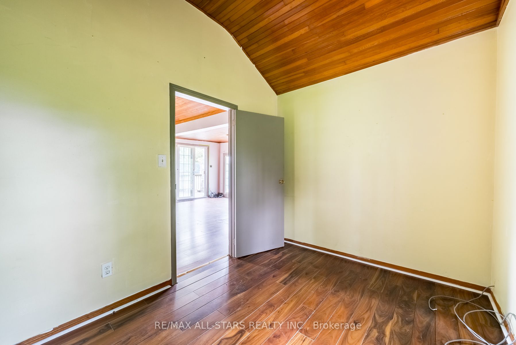 358 Platten Blvd