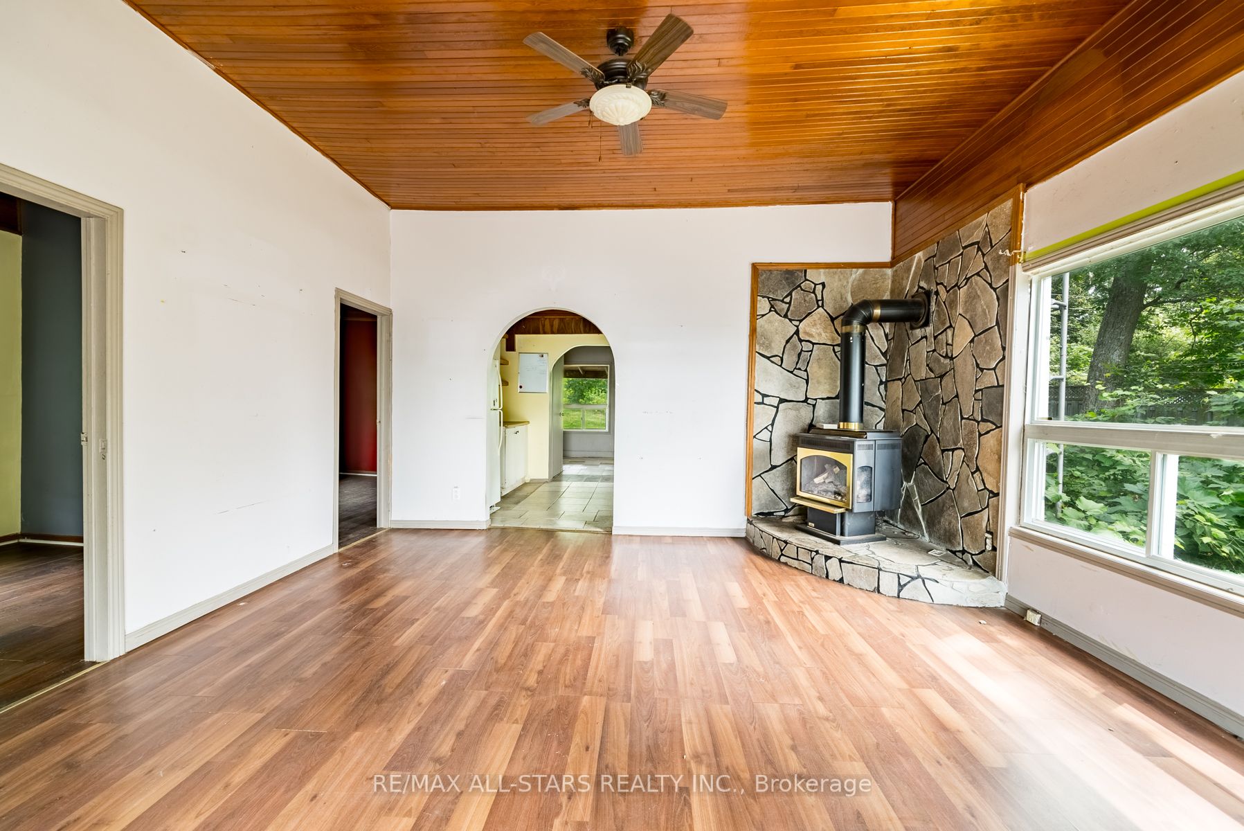 358 Platten Blvd
