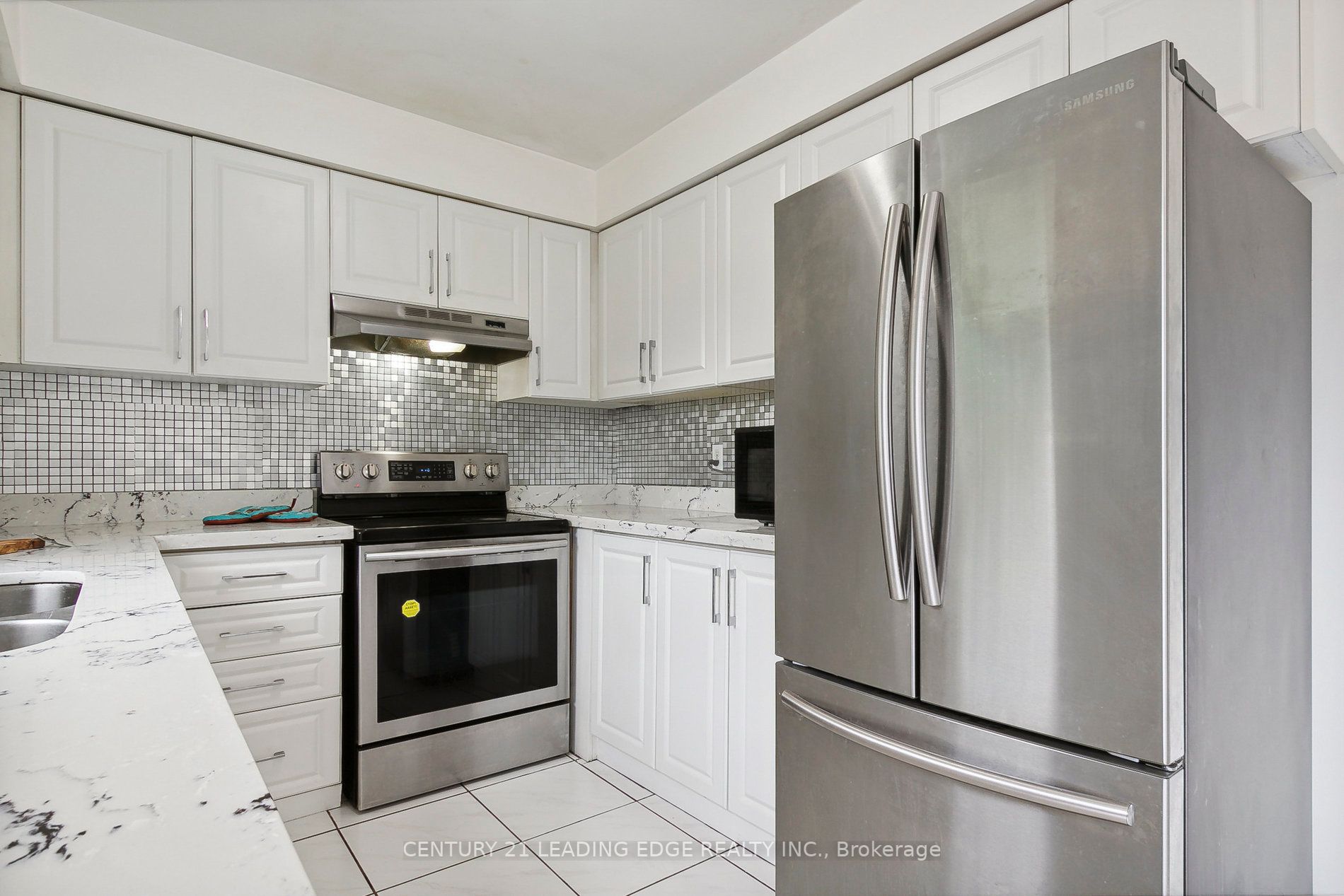 18 Charlton Cres