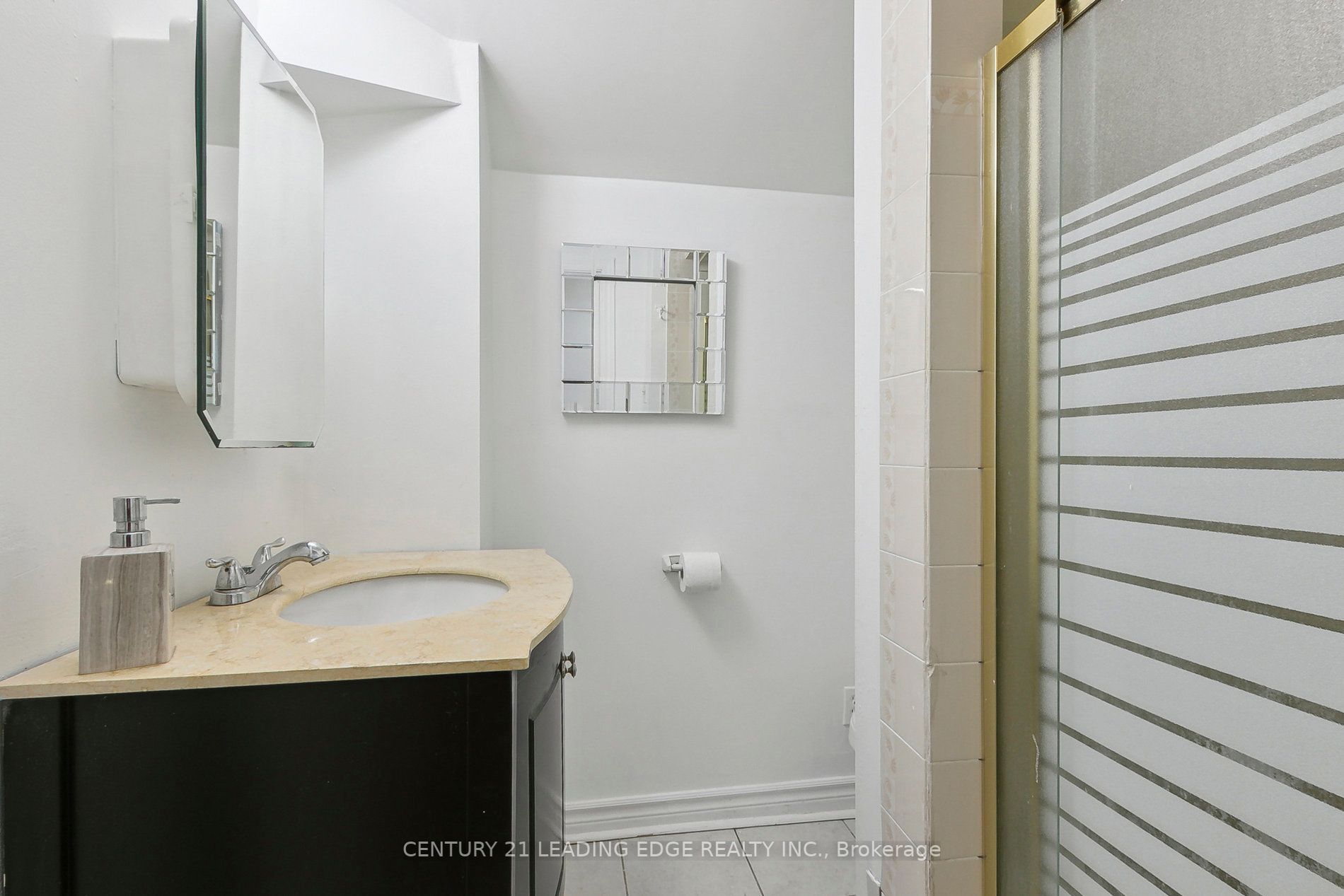 18 Charlton Cres