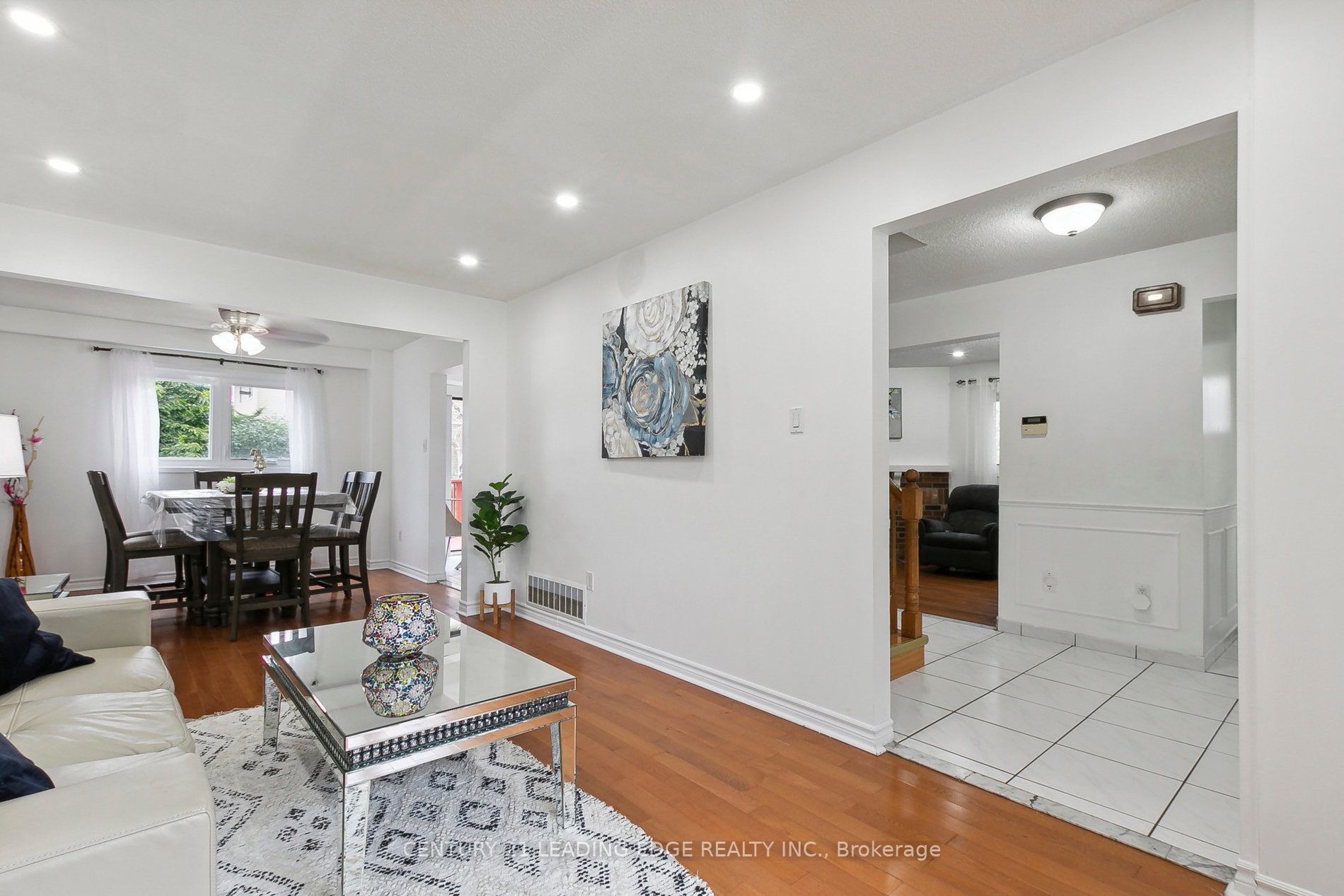 18 Charlton Cres