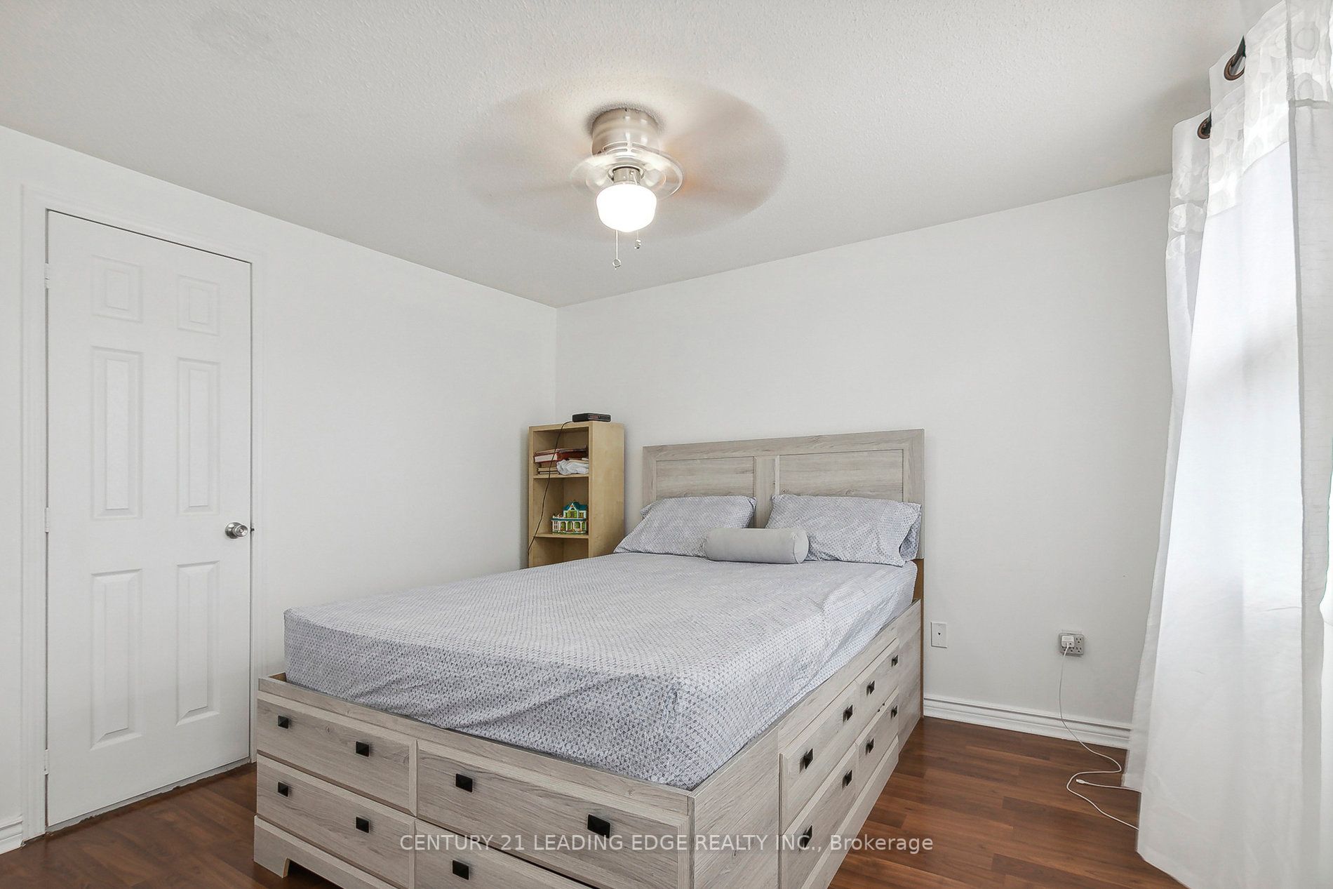18 Charlton Cres