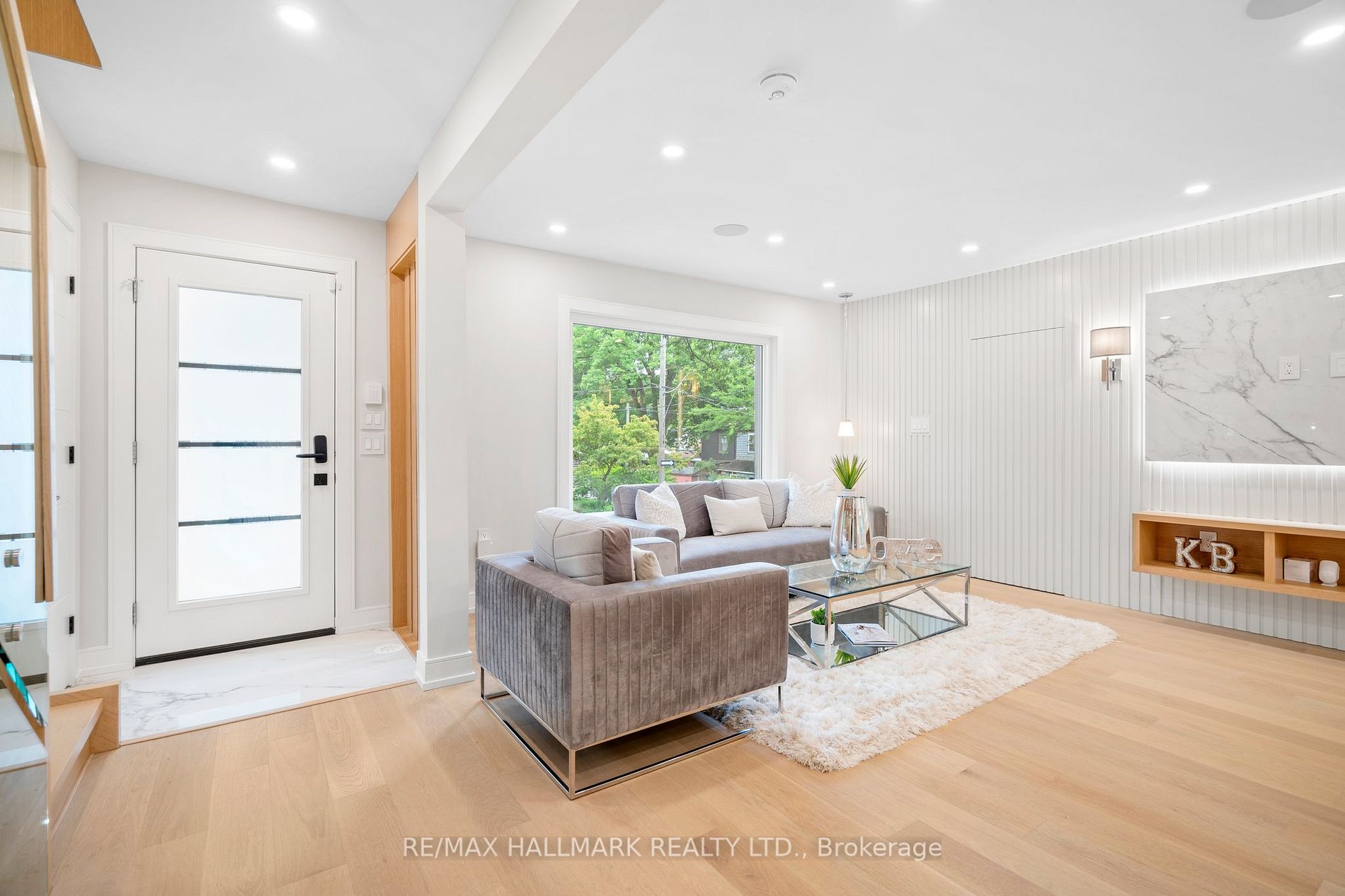 28 Pine Avenue
