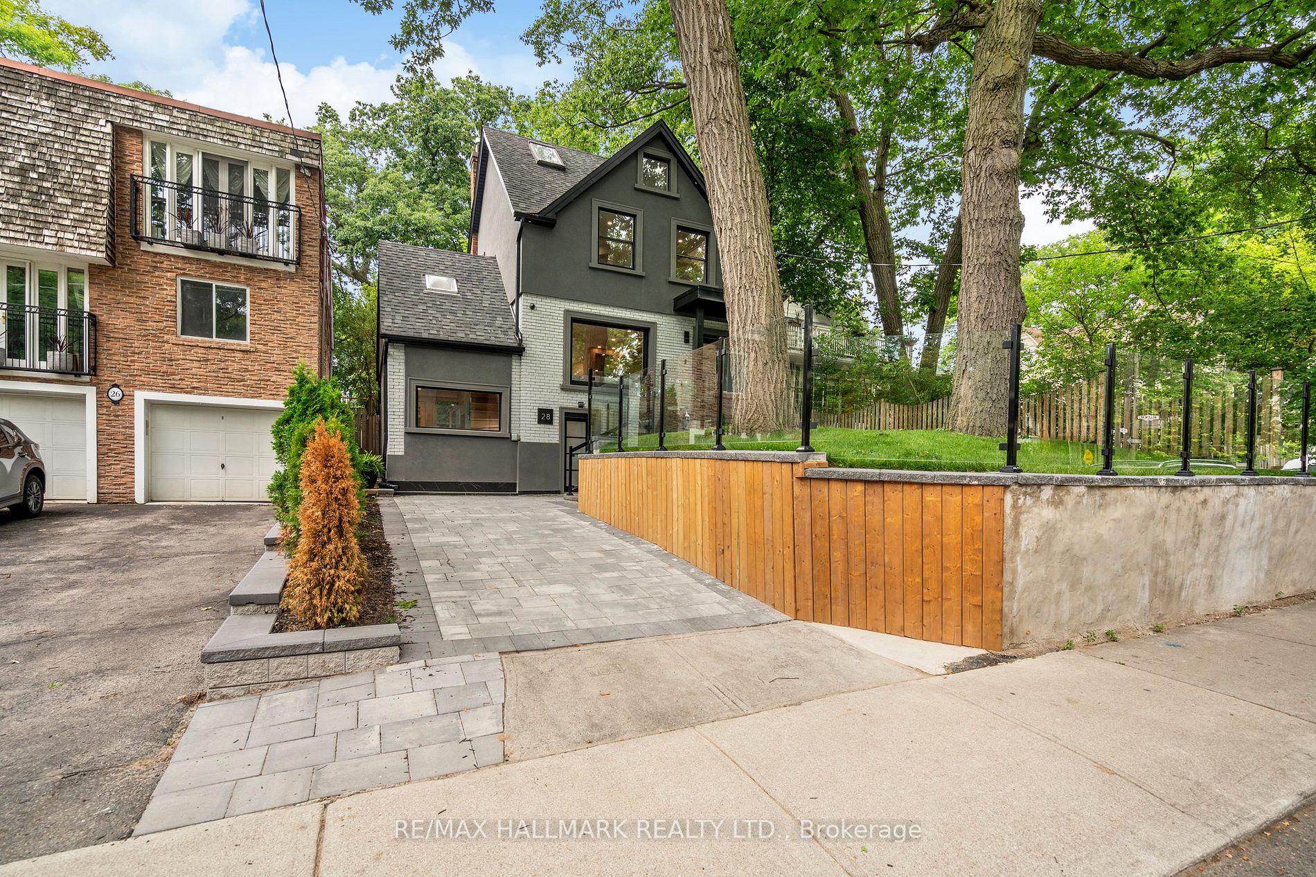 28 Pine Avenue