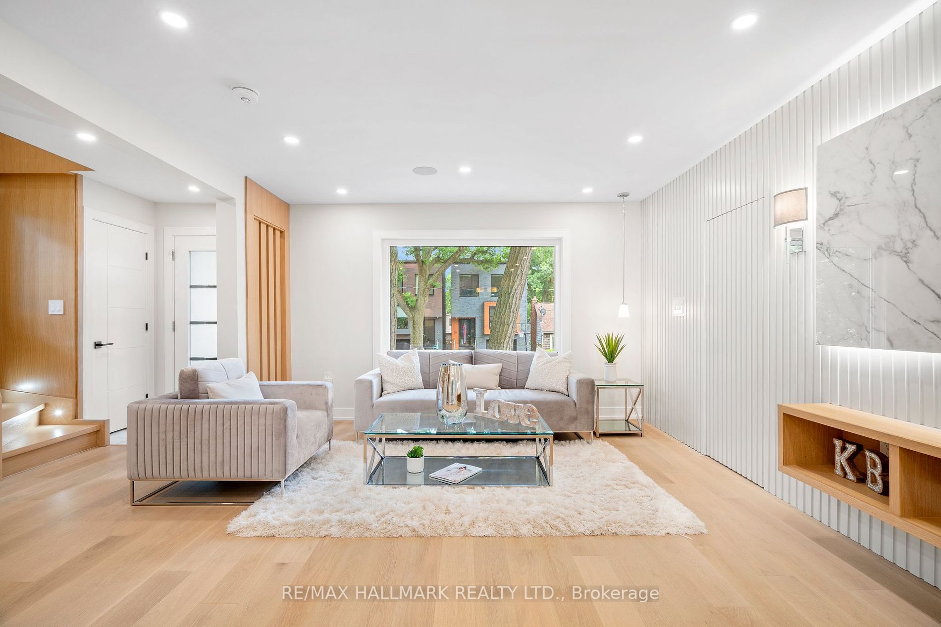 28 Pine Avenue