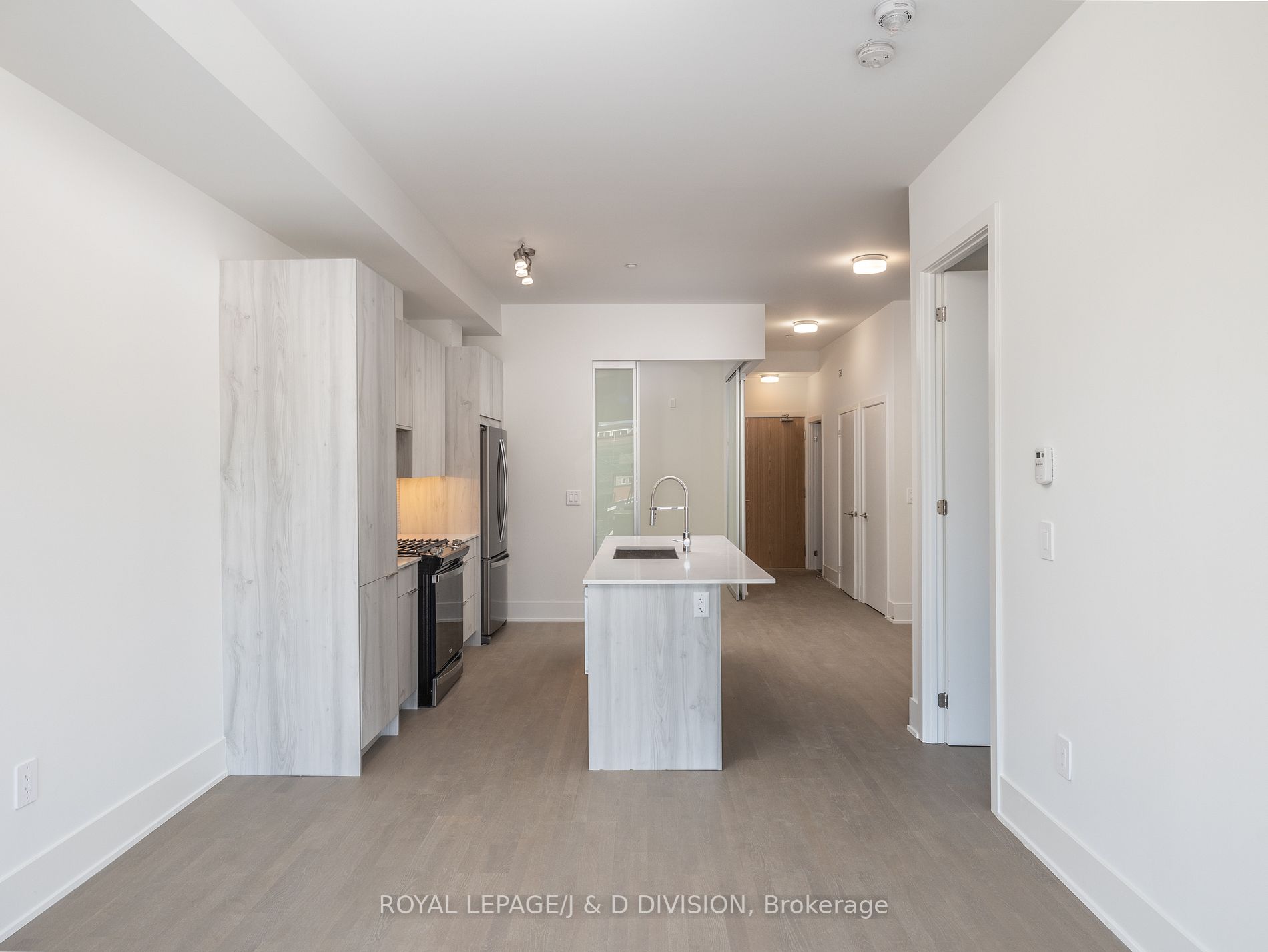 495 Logan Ave, #404