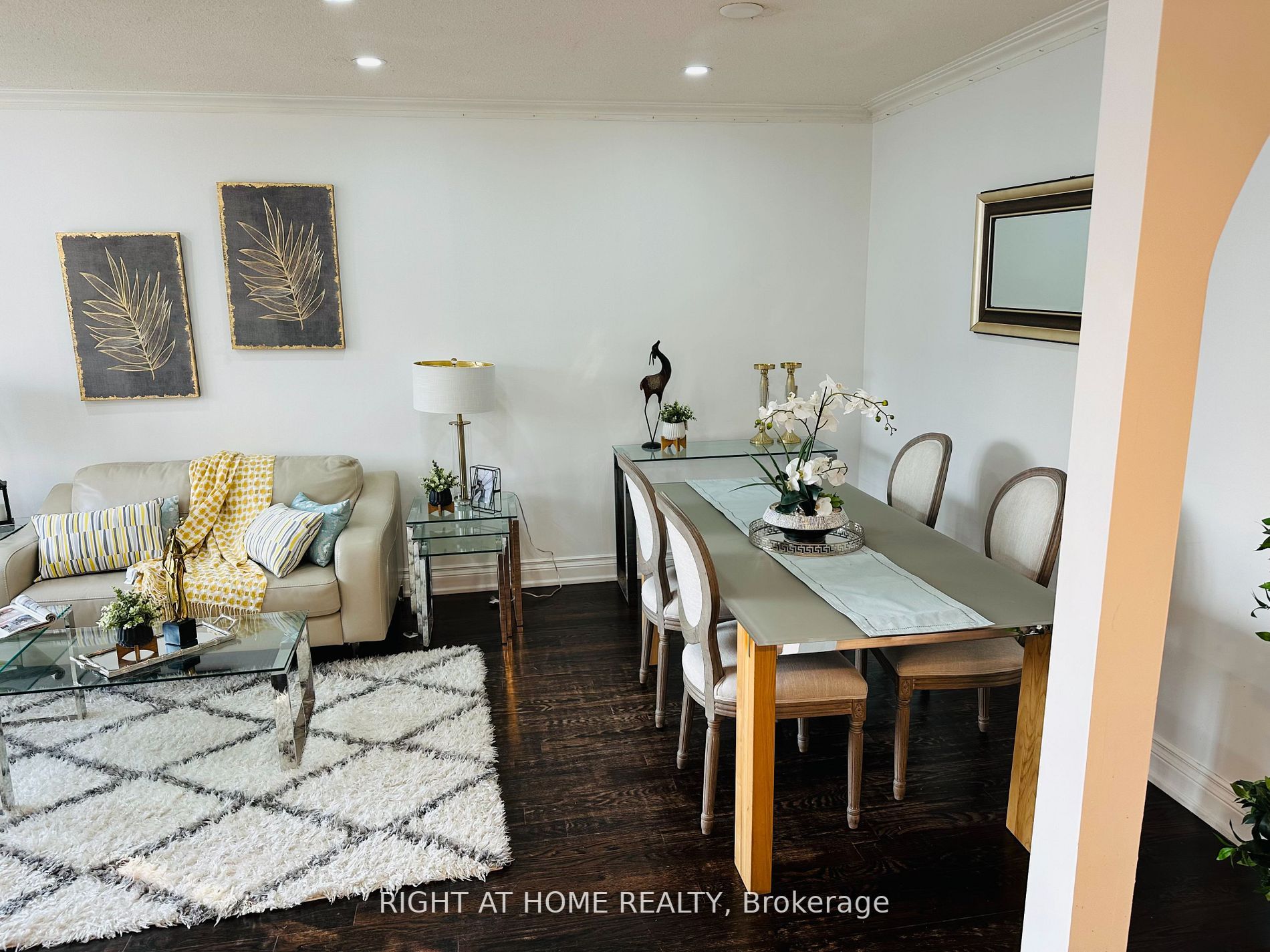 105A Laurel Ave