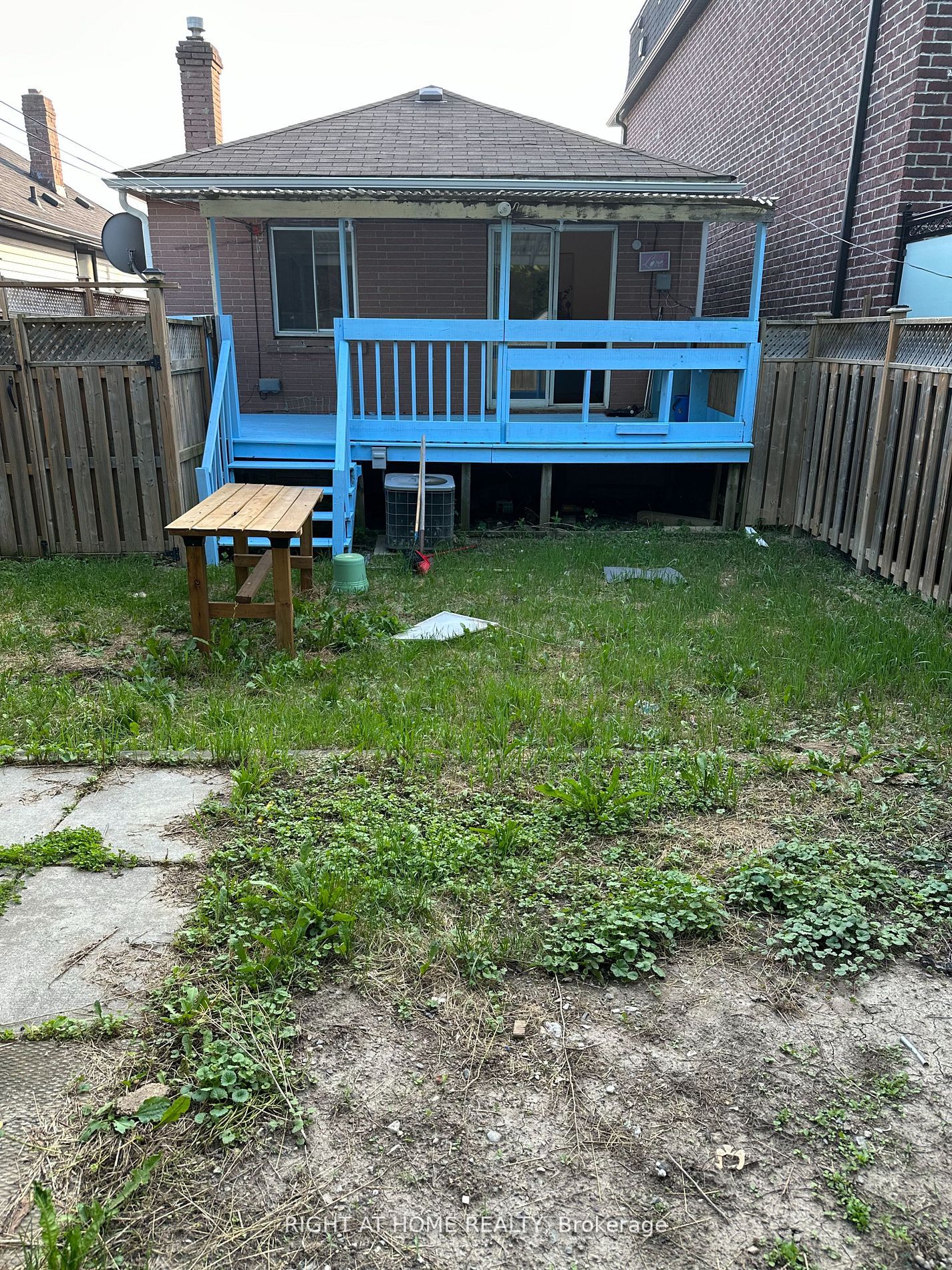 105A Laurel Ave