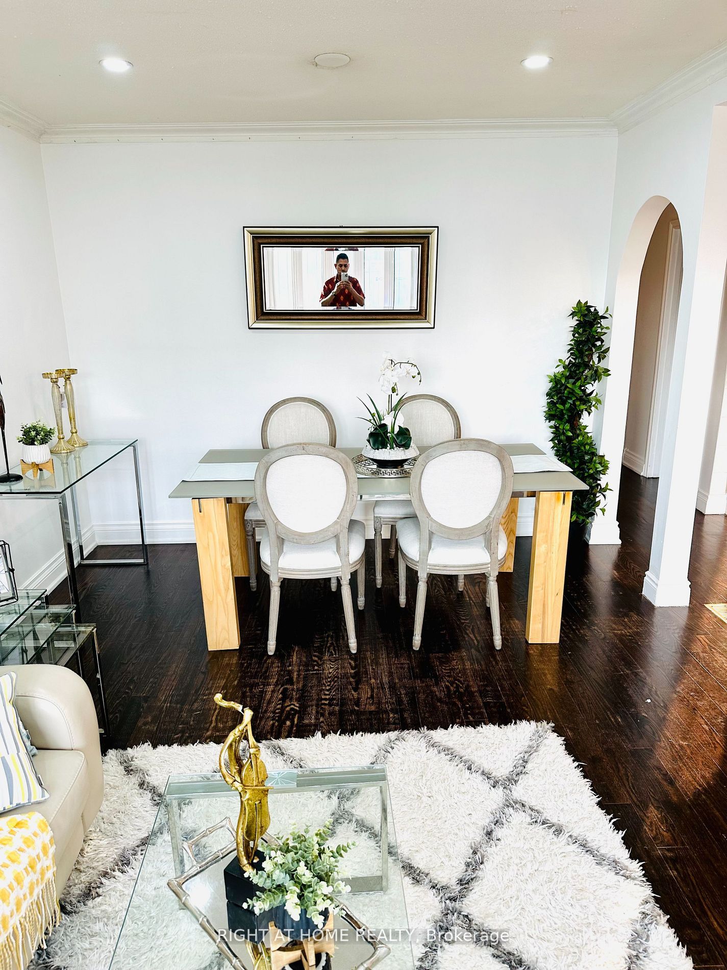 105A Laurel Ave