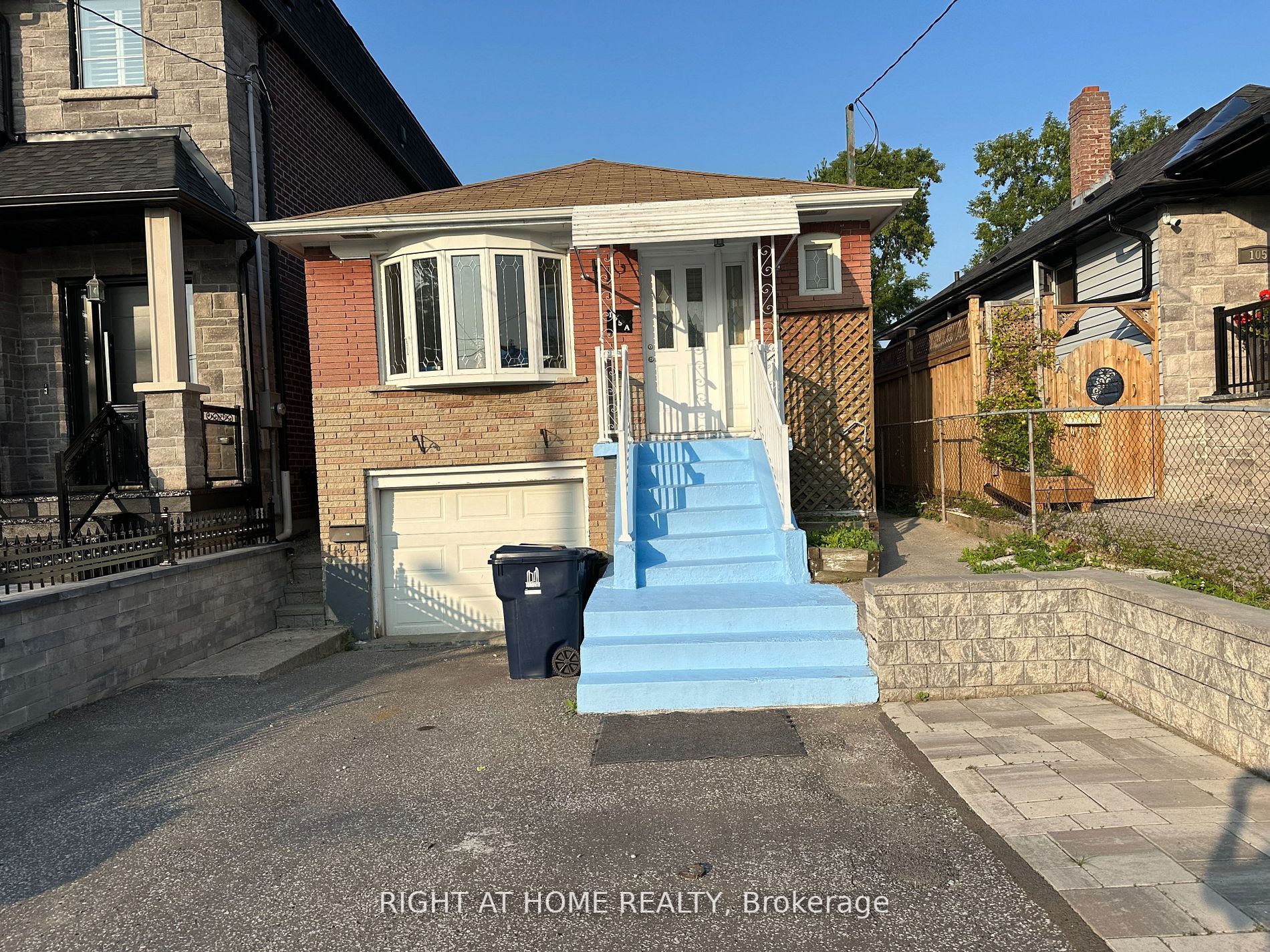 105A Laurel Ave