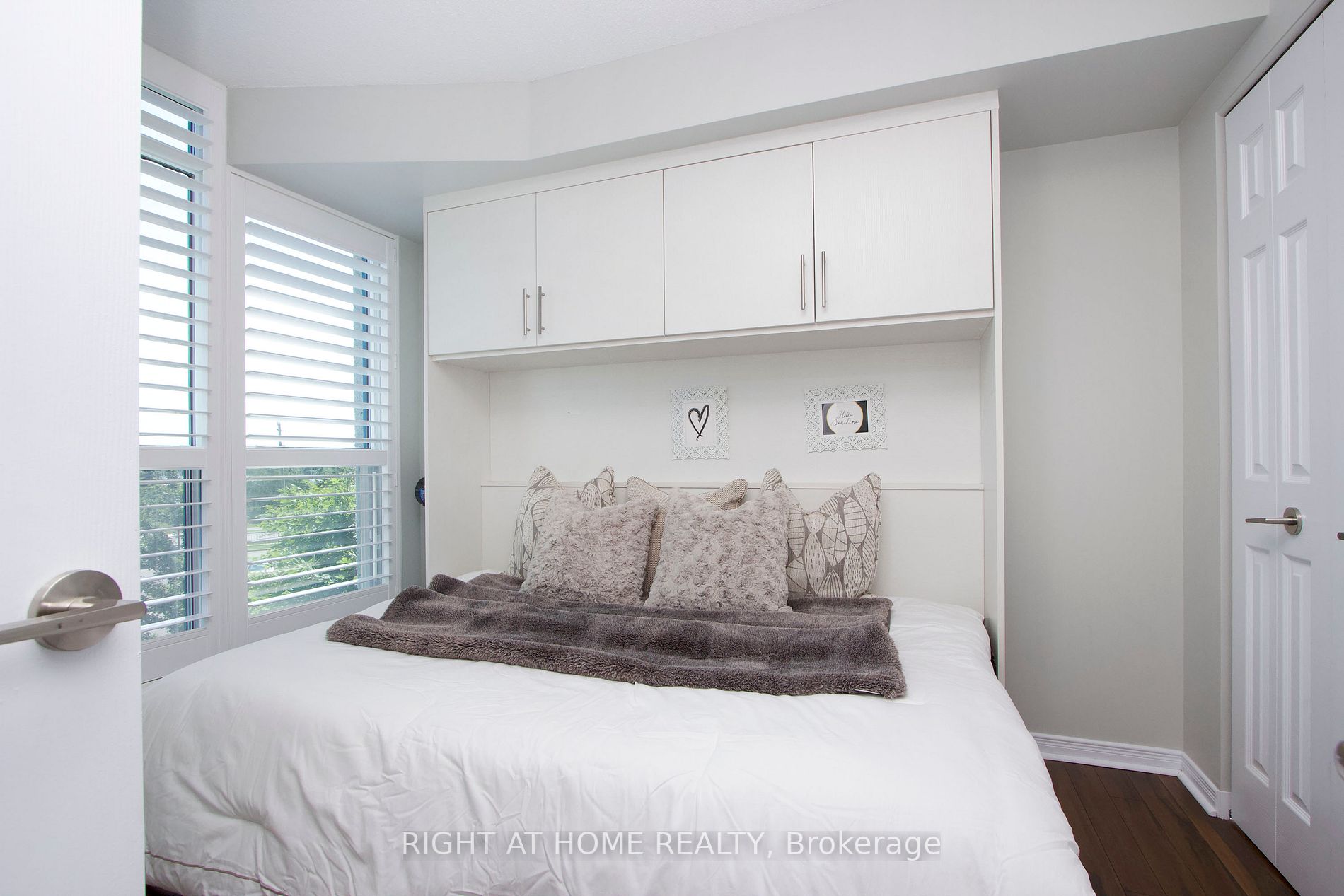 340 Watson Street W, #202