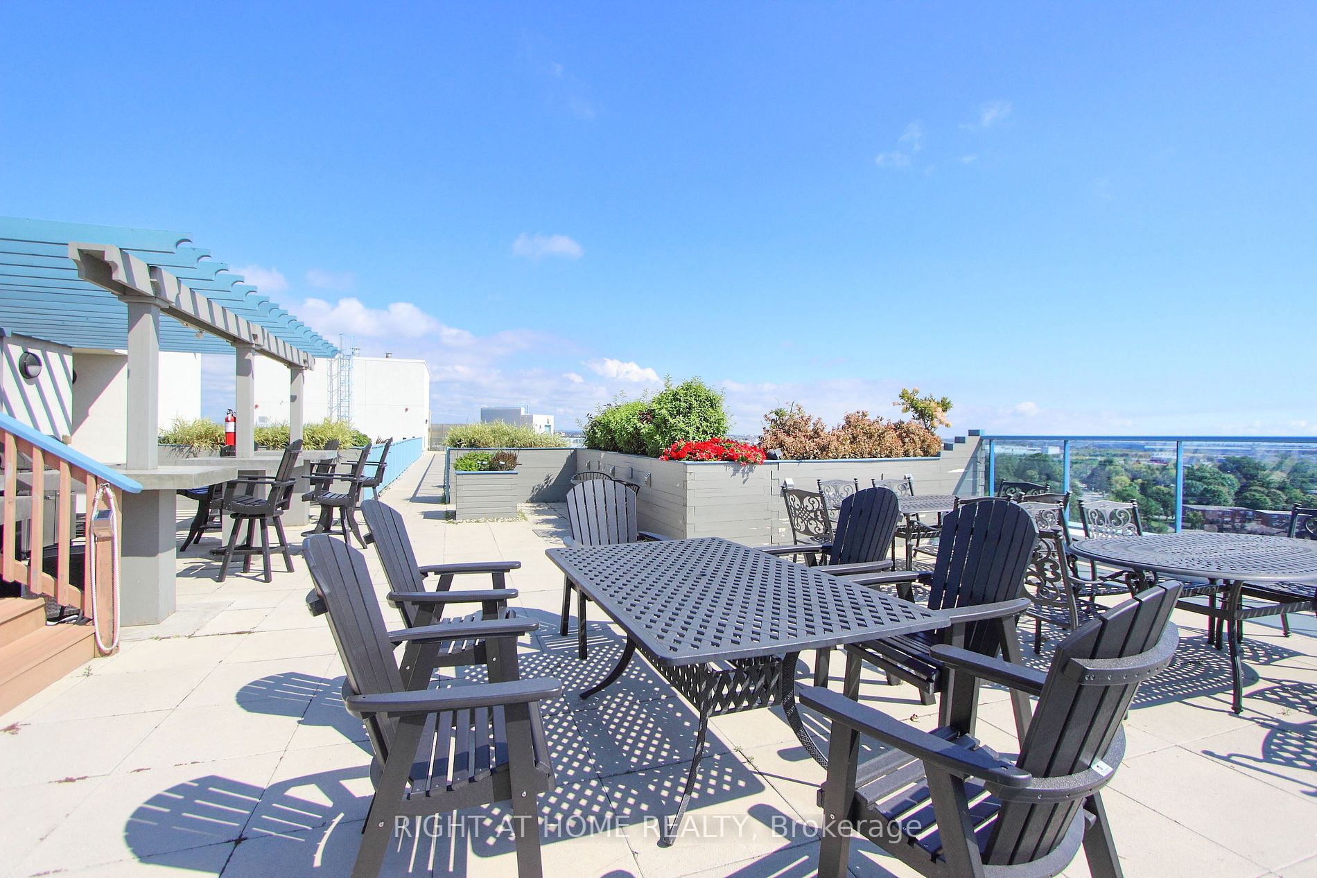 340 Watson Street W, #202