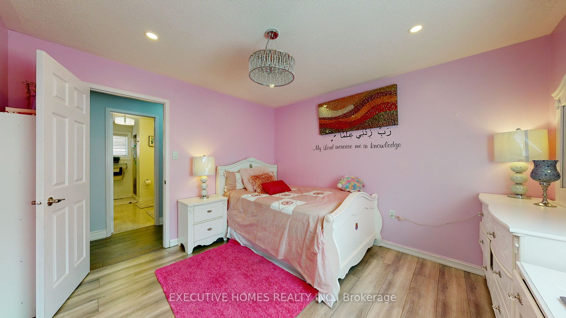 345 Old Harwood Ave