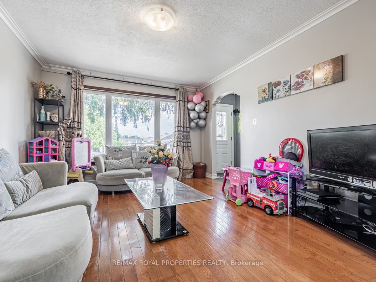 7 Princemere Cres