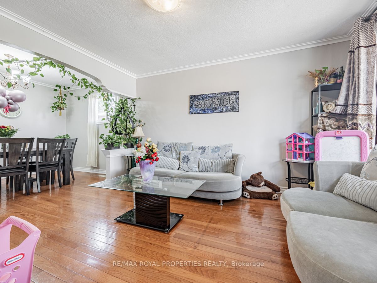 7 Princemere Cres