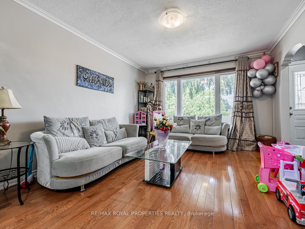 7 Princemere Cres