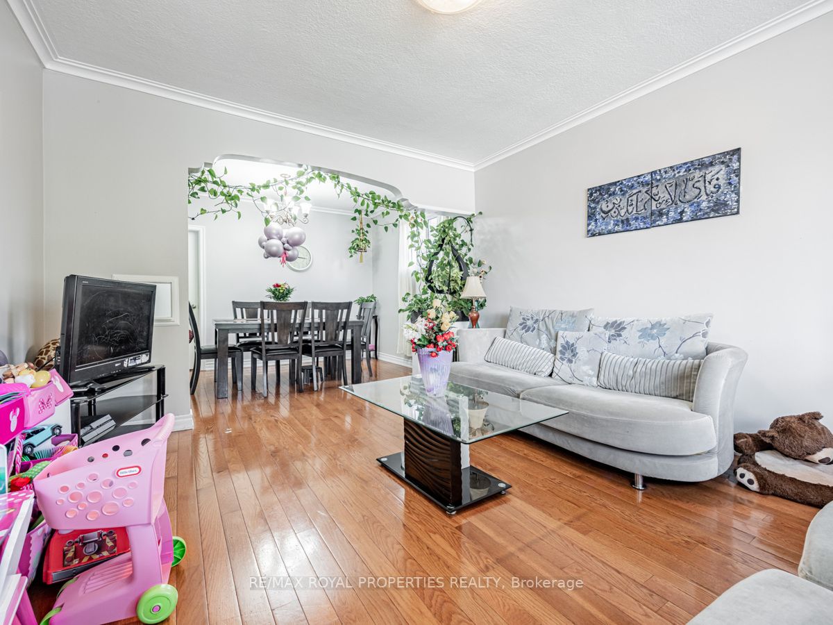 7 Princemere Cres