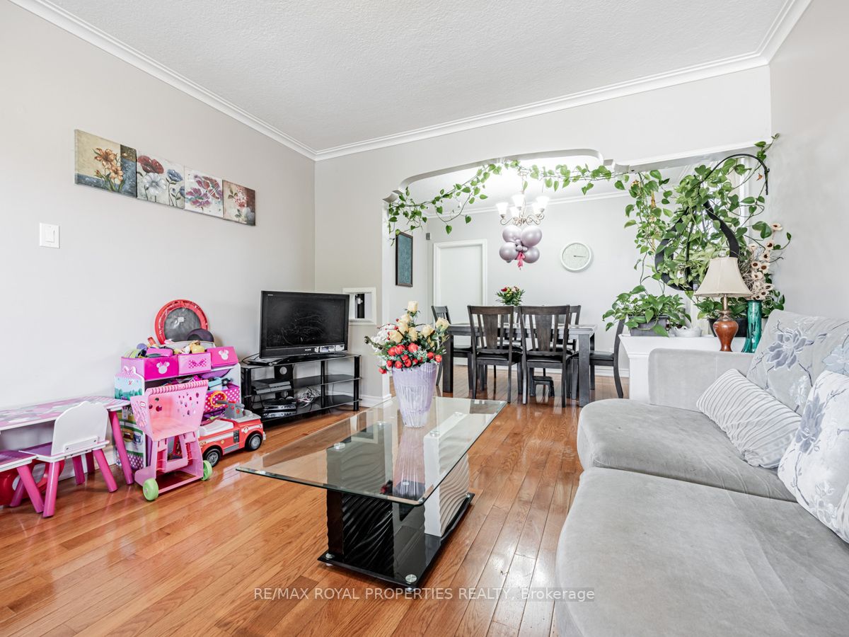 7 Princemere Cres