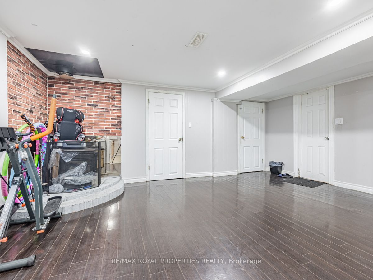 7 Princemere Cres