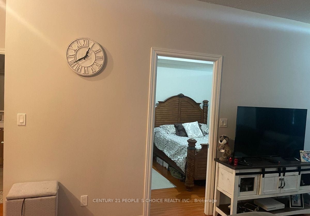 1328 Birchmount Rd, #1006