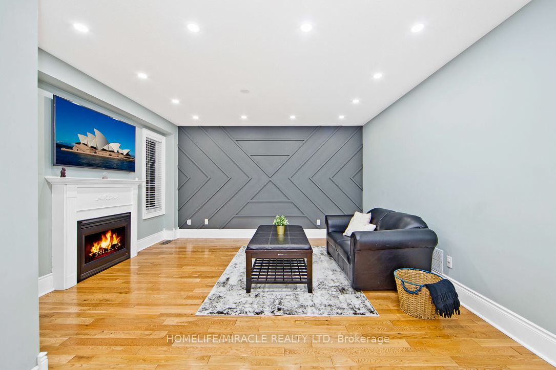 54 Sprucewood Cres
