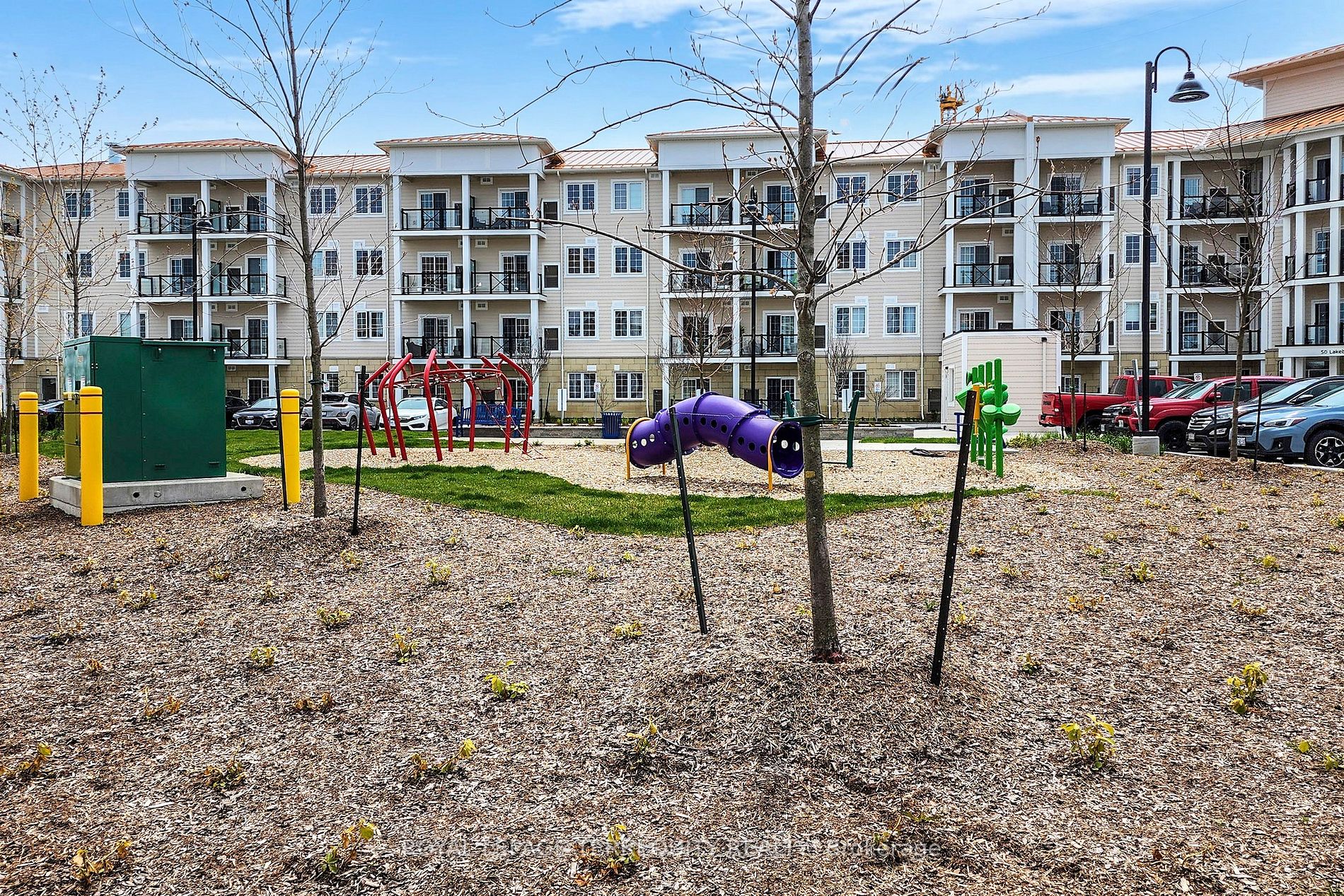 50 Lakebreeze Dr, #101