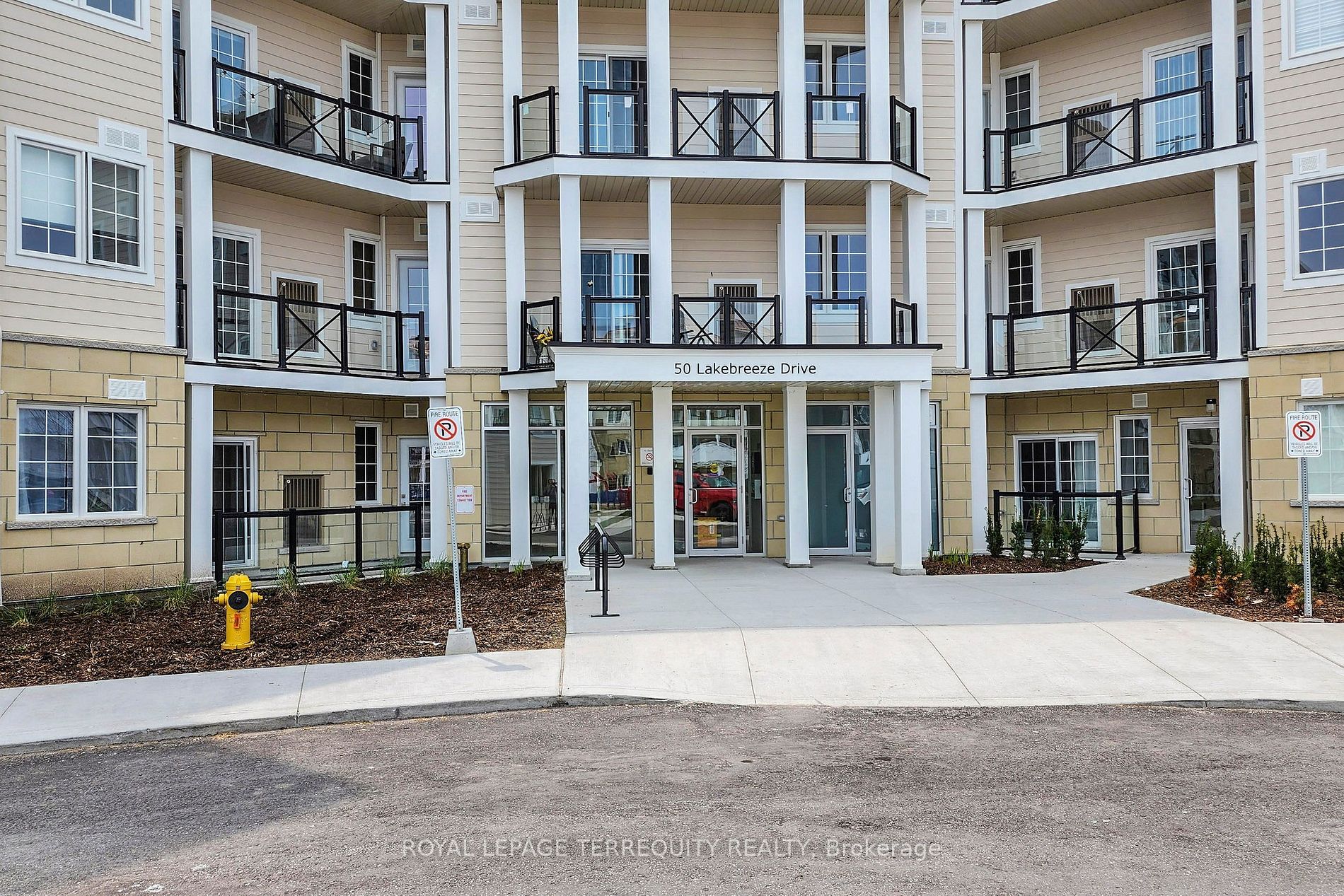 50 Lakebreeze Dr, #101