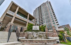 1235 Bayly St W, #211