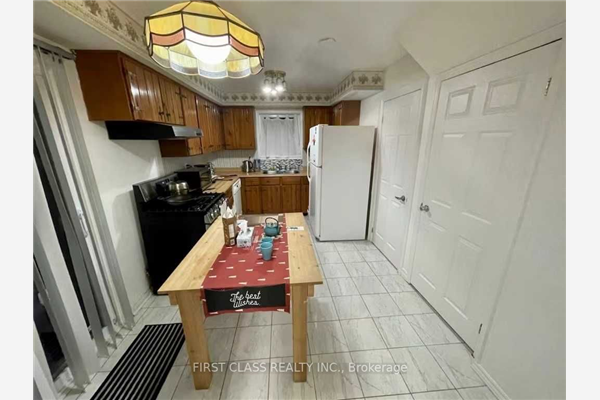 58 Ambercroft Blvd Blvd, Toronto