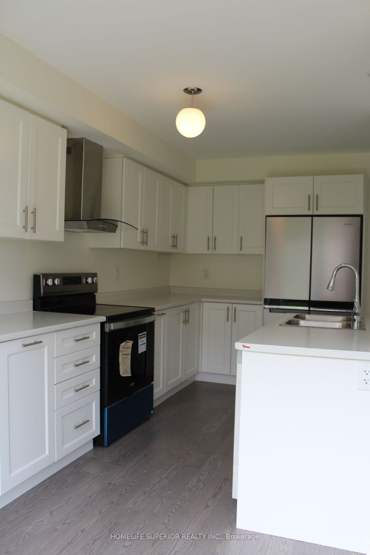 35 Caspian Sq
