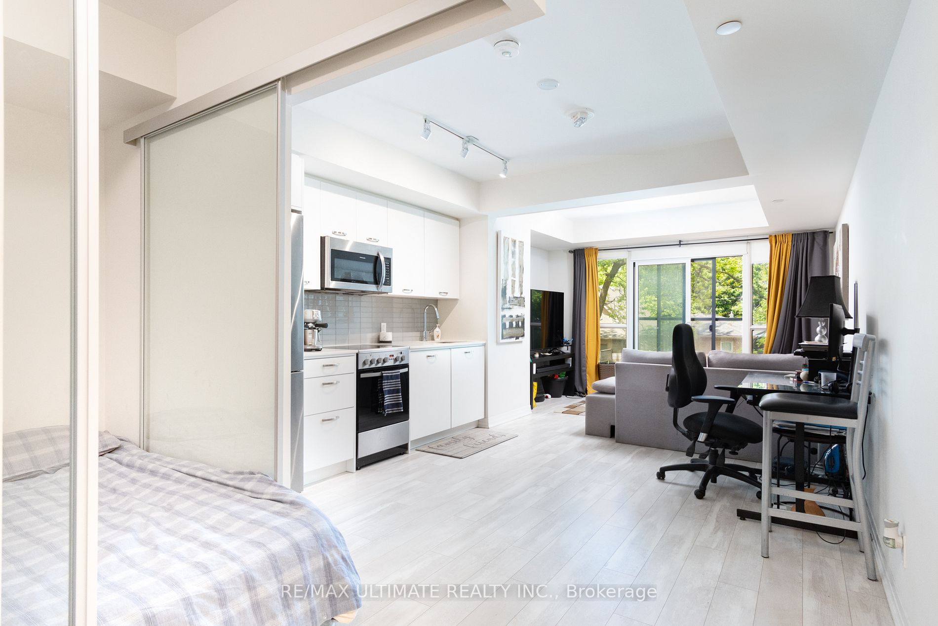 1630 Queen St E, #301