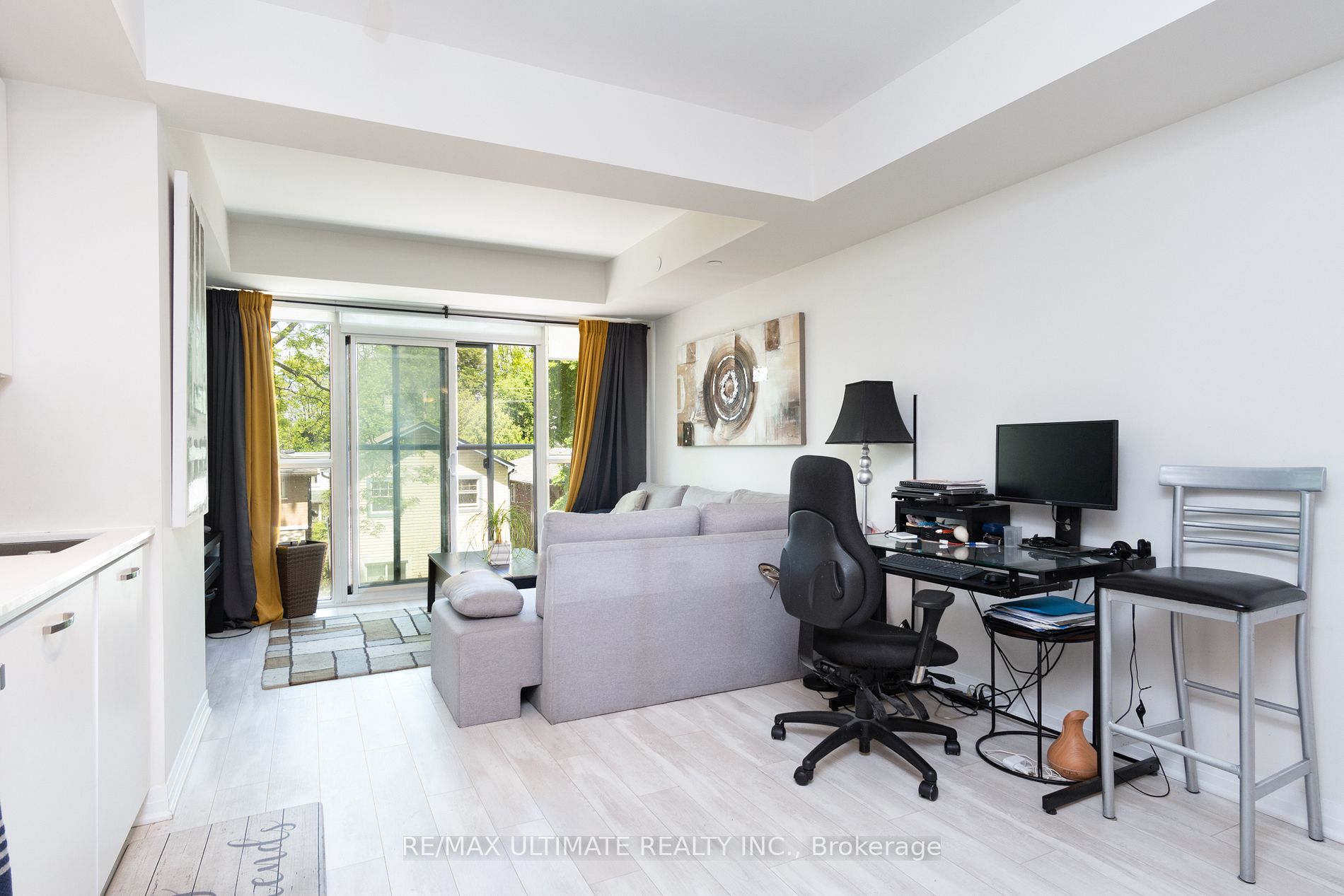 1630 Queen St E, #301