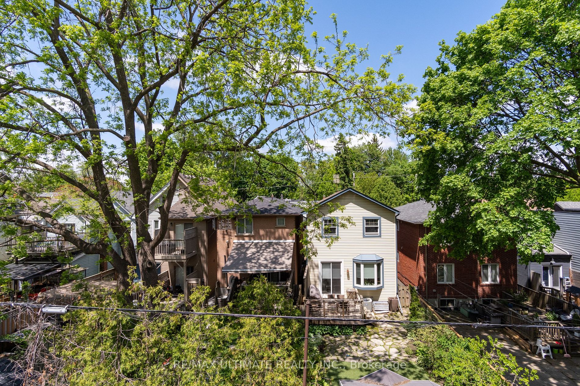 1630 Queen St E, #301