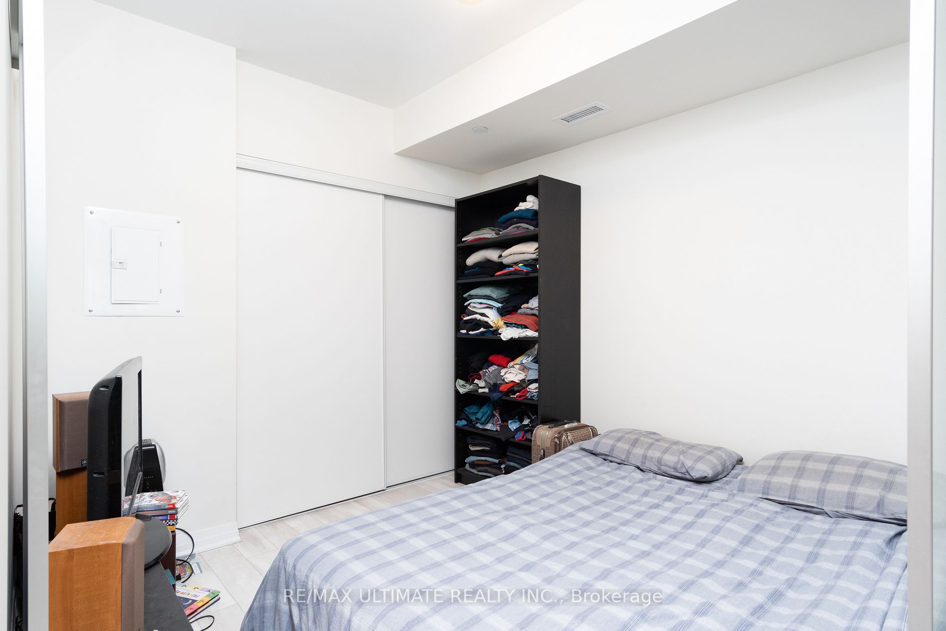 1630 Queen St E, #301