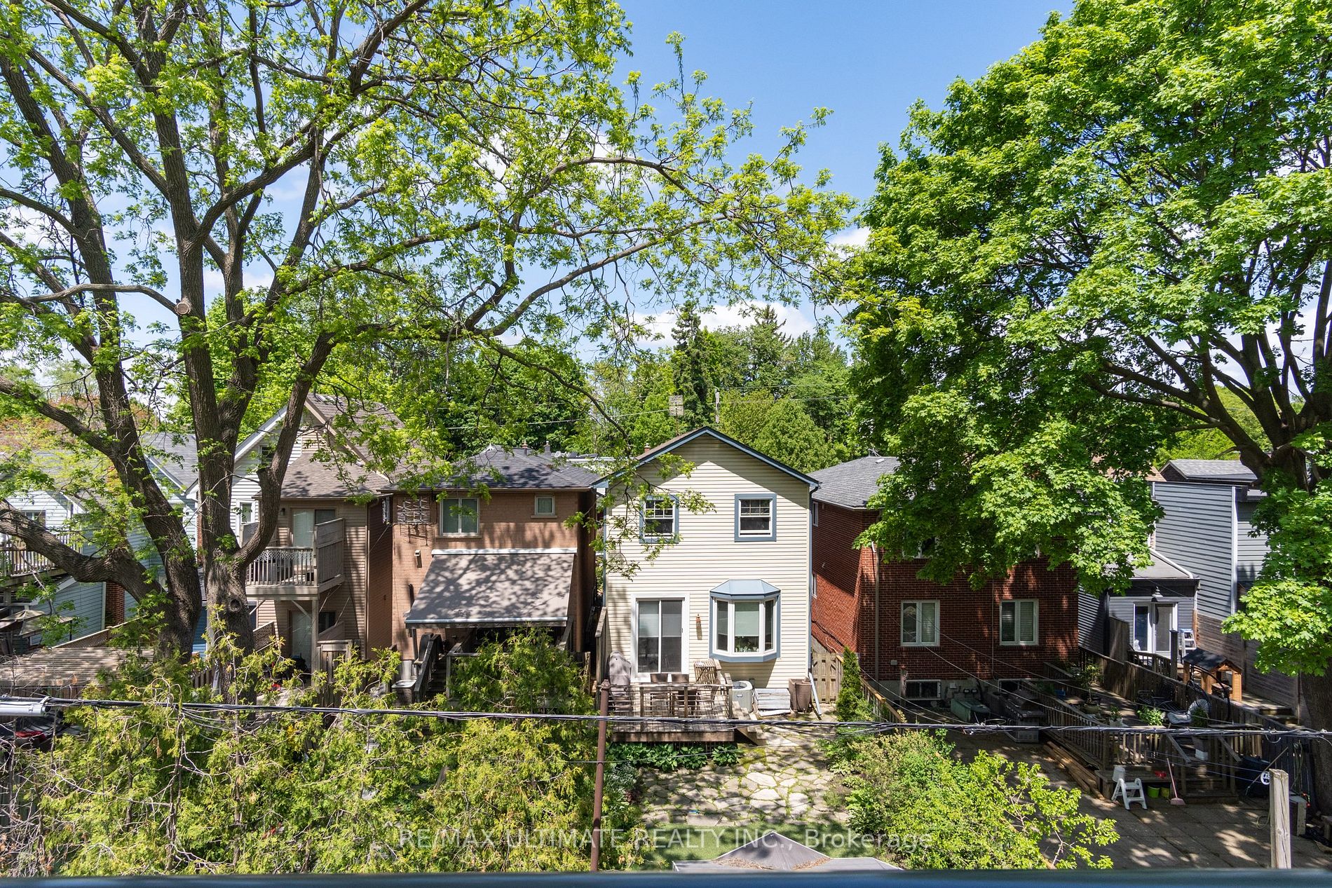 1630 Queen St E, #301