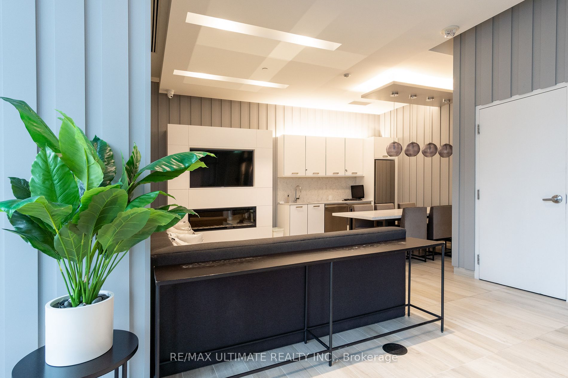 1630 Queen St E, #301