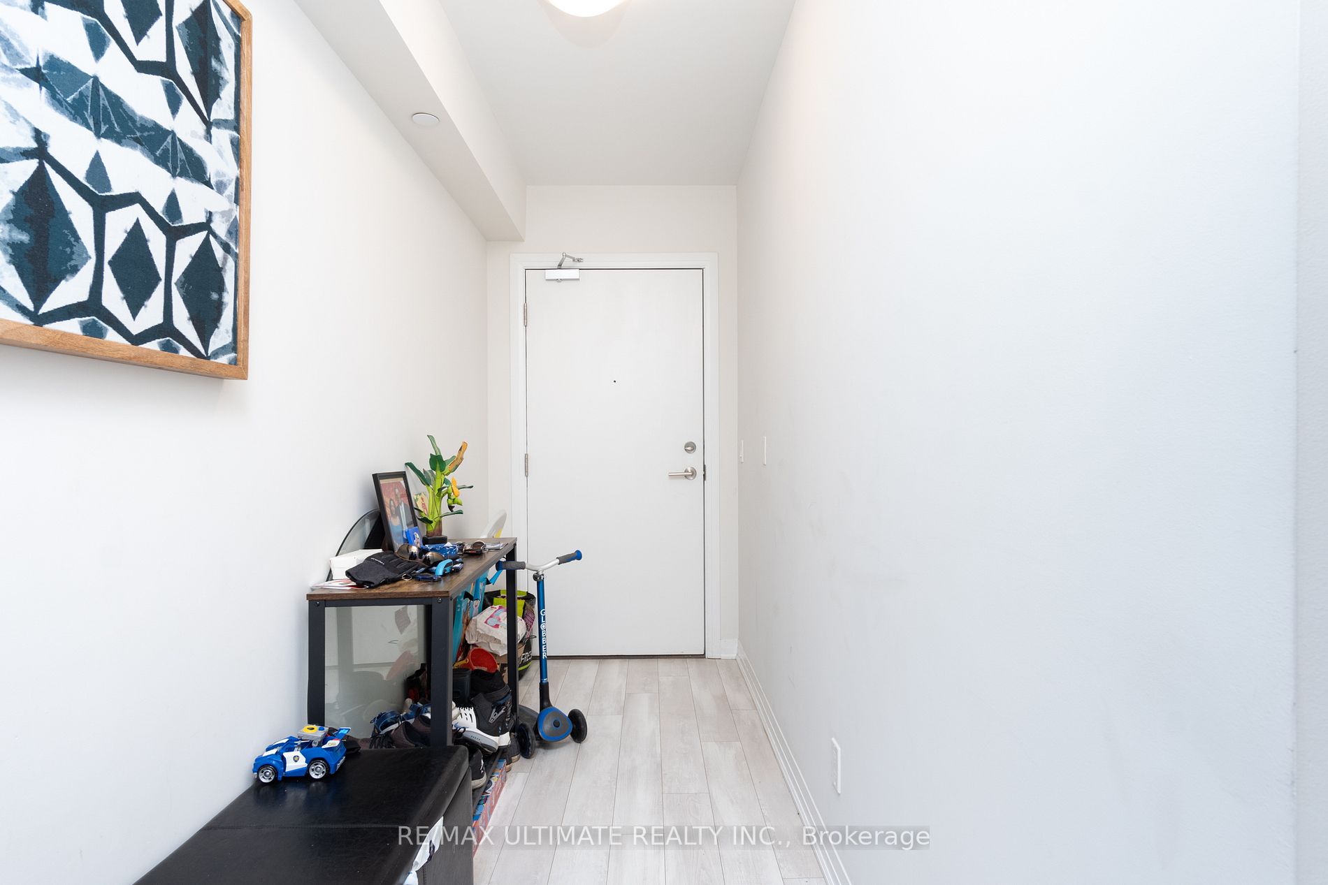 1630 Queen St E, #301