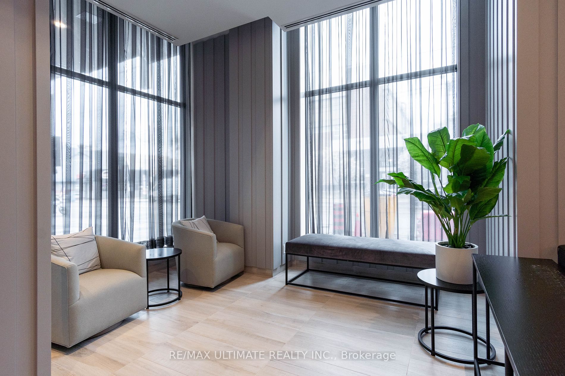 1630 Queen St E, #301