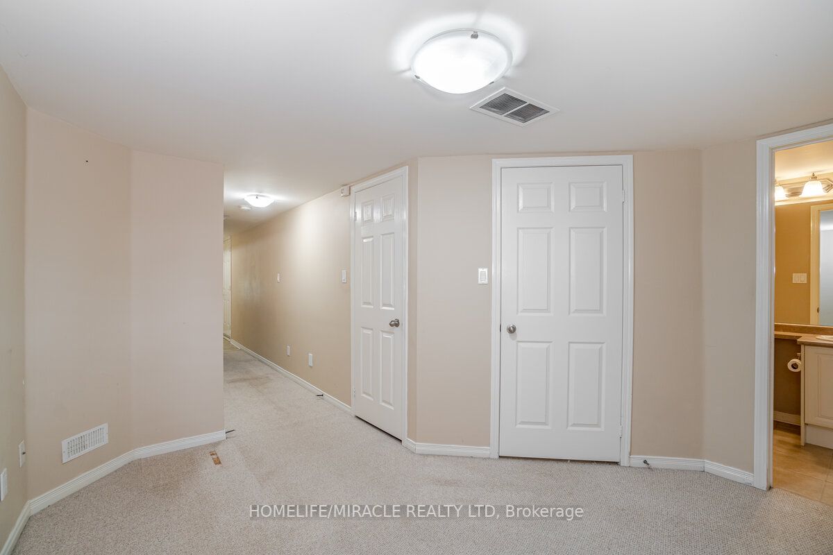 1701 Finch Avenue, #44