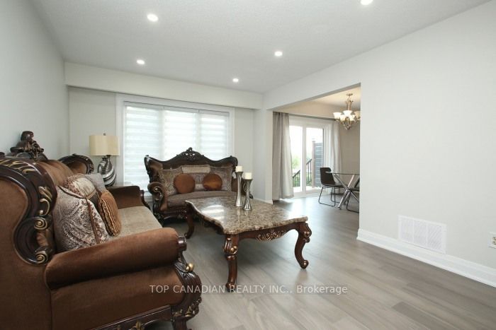 121 Placentia Blvd