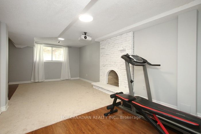 121 Placentia Blvd