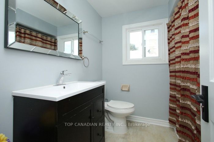 121 Placentia Blvd